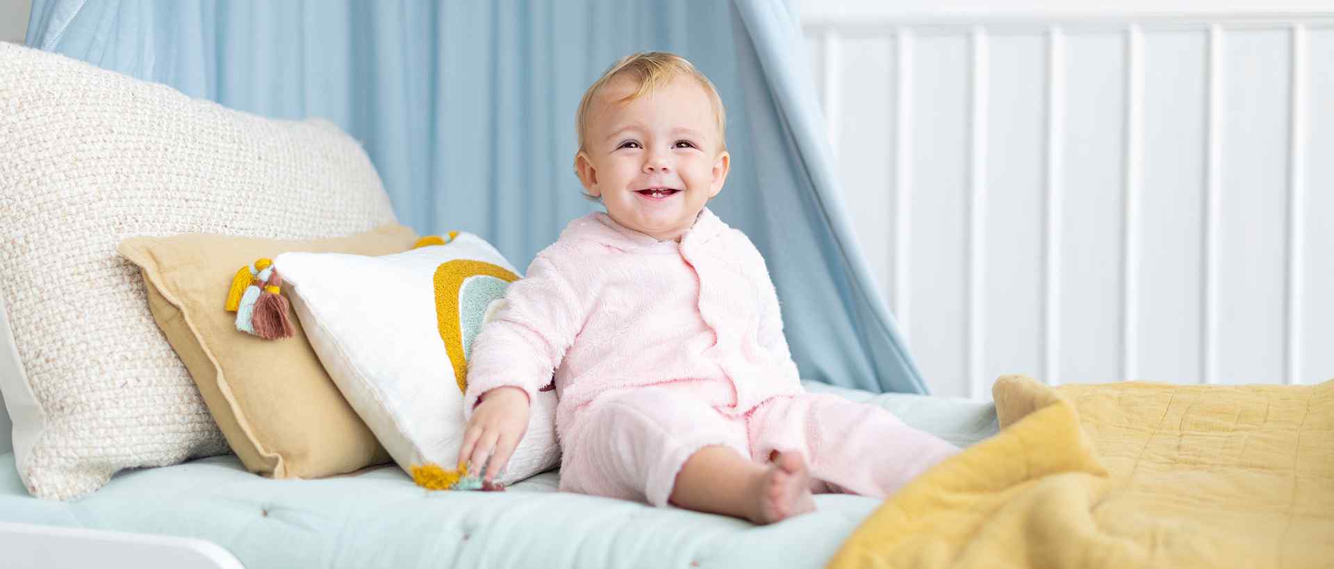 https://vinakids.net.vn/wp-content/uploads/2022/06/hero_slider_home_03_01.jpg